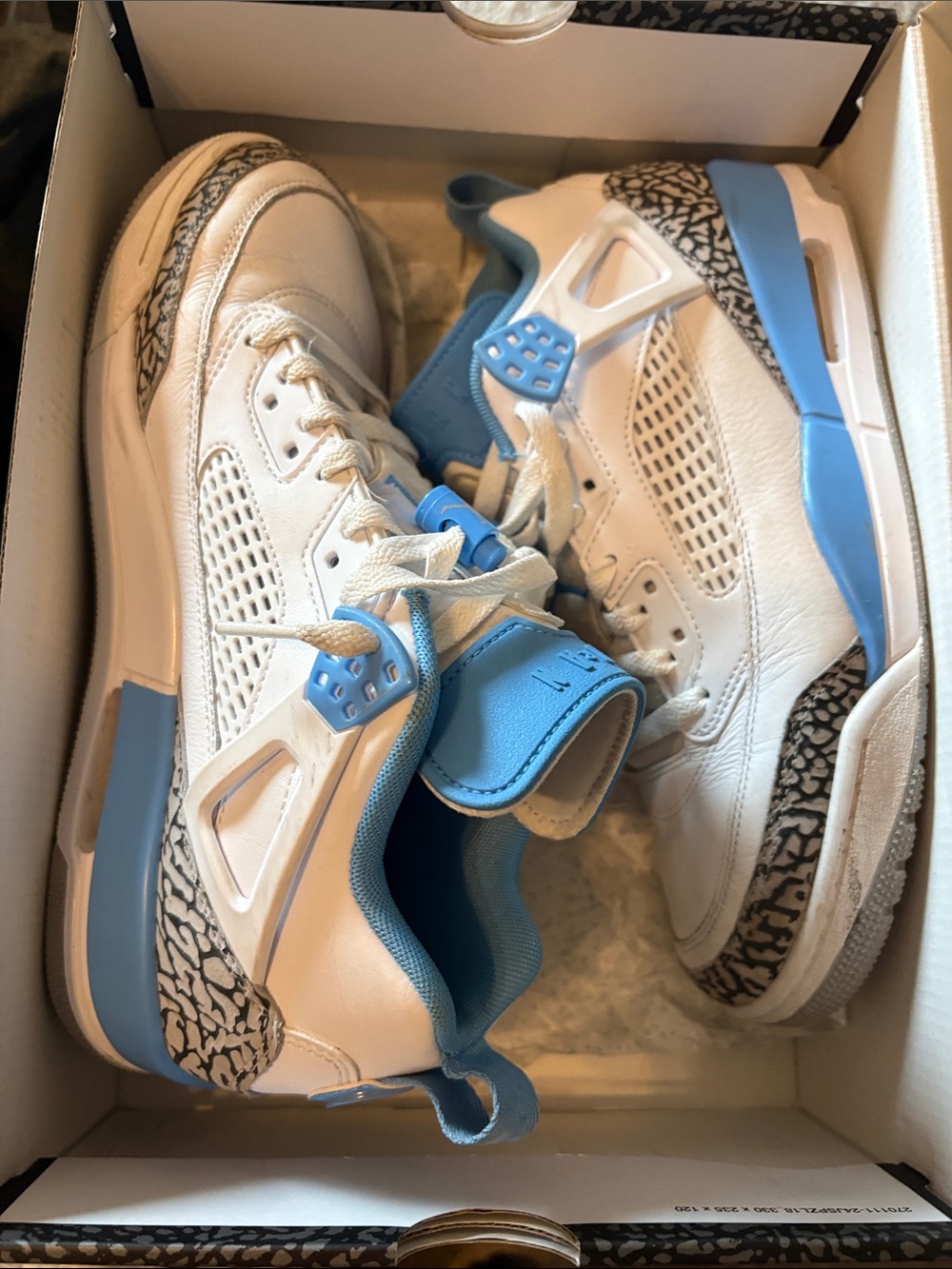 Nike Air Jordan Spizike Low University Blue and white